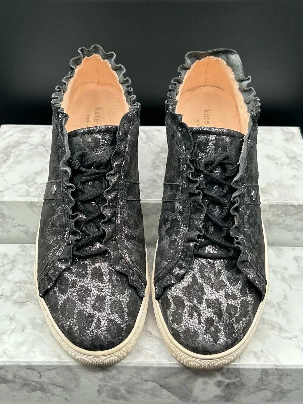 KATE SPADE Lynn  Speakers Metallic Leopard Print  Leather. Size 8.5 M